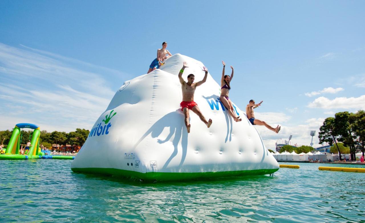 Hotel Camping Du Plan D'Eau **** Saint-Yrieix-sur-Charente Exterior foto
