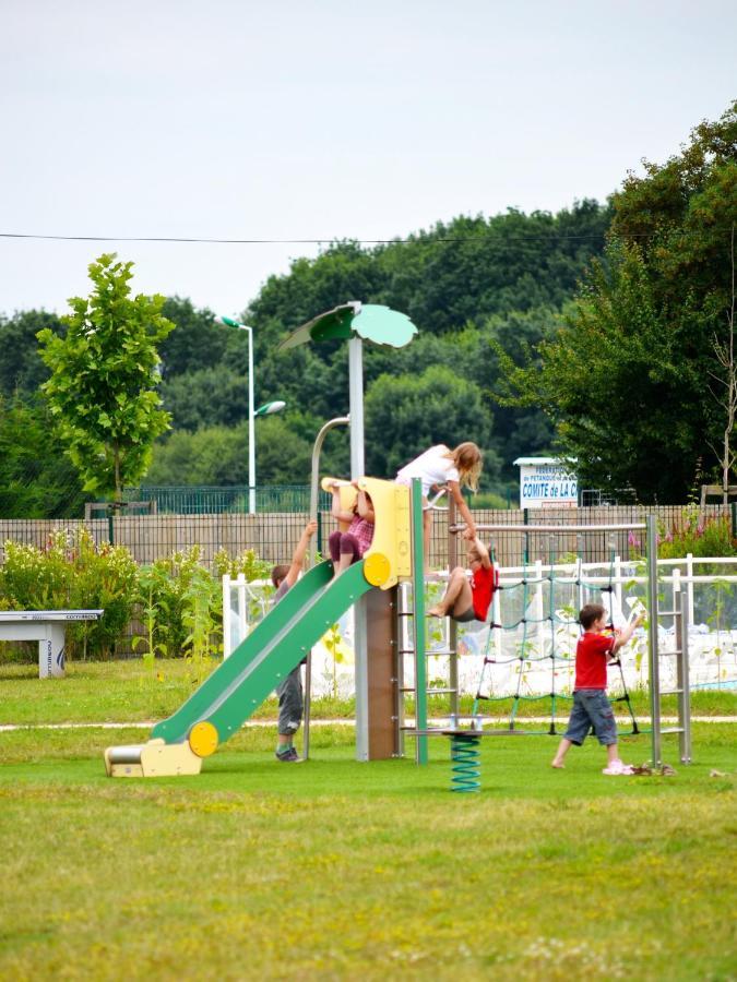 Hotel Camping Du Plan D'Eau **** Saint-Yrieix-sur-Charente Exterior foto