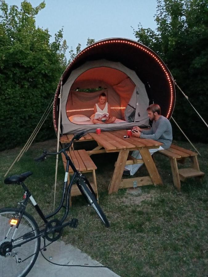 Hotel Camping Du Plan D'Eau **** Saint-Yrieix-sur-Charente Exterior foto