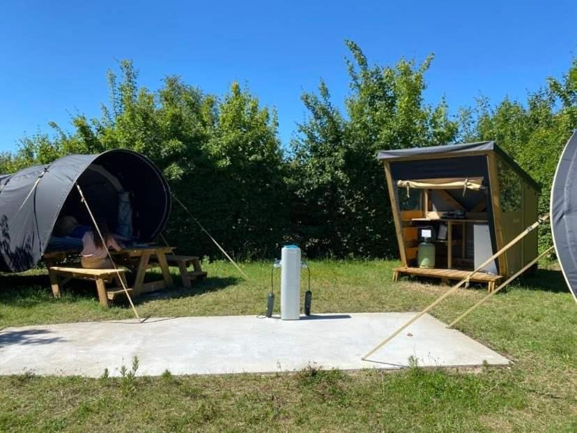 Hotel Camping Du Plan D'Eau **** Saint-Yrieix-sur-Charente Exterior foto