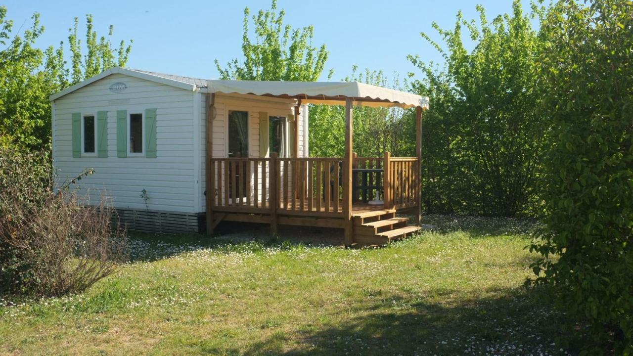 Hotel Camping Du Plan D'Eau **** Saint-Yrieix-sur-Charente Exterior foto
